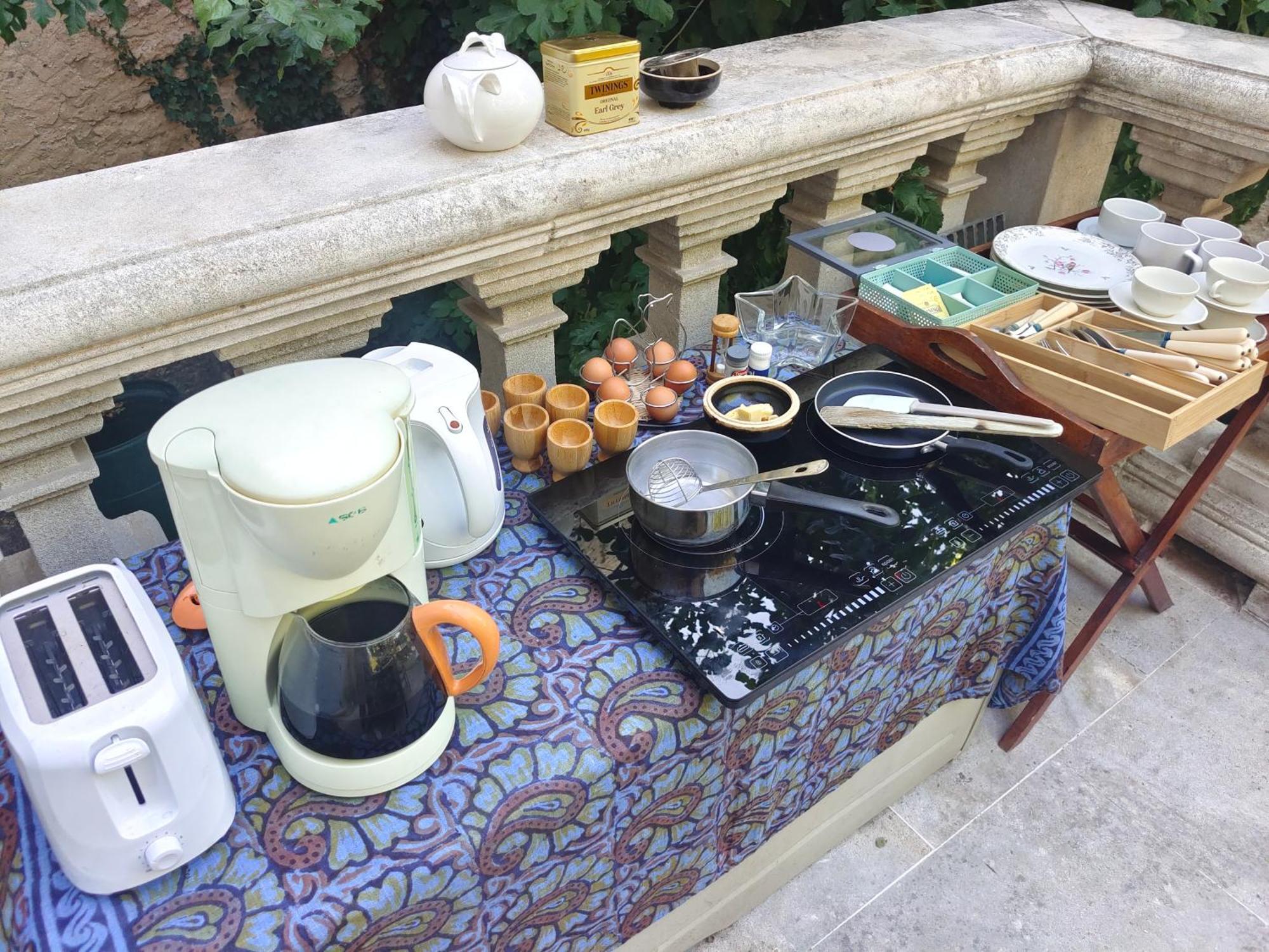 Rue Du Chateau A Cabrieres D'Avignon Bed & Breakfast Dış mekan fotoğraf