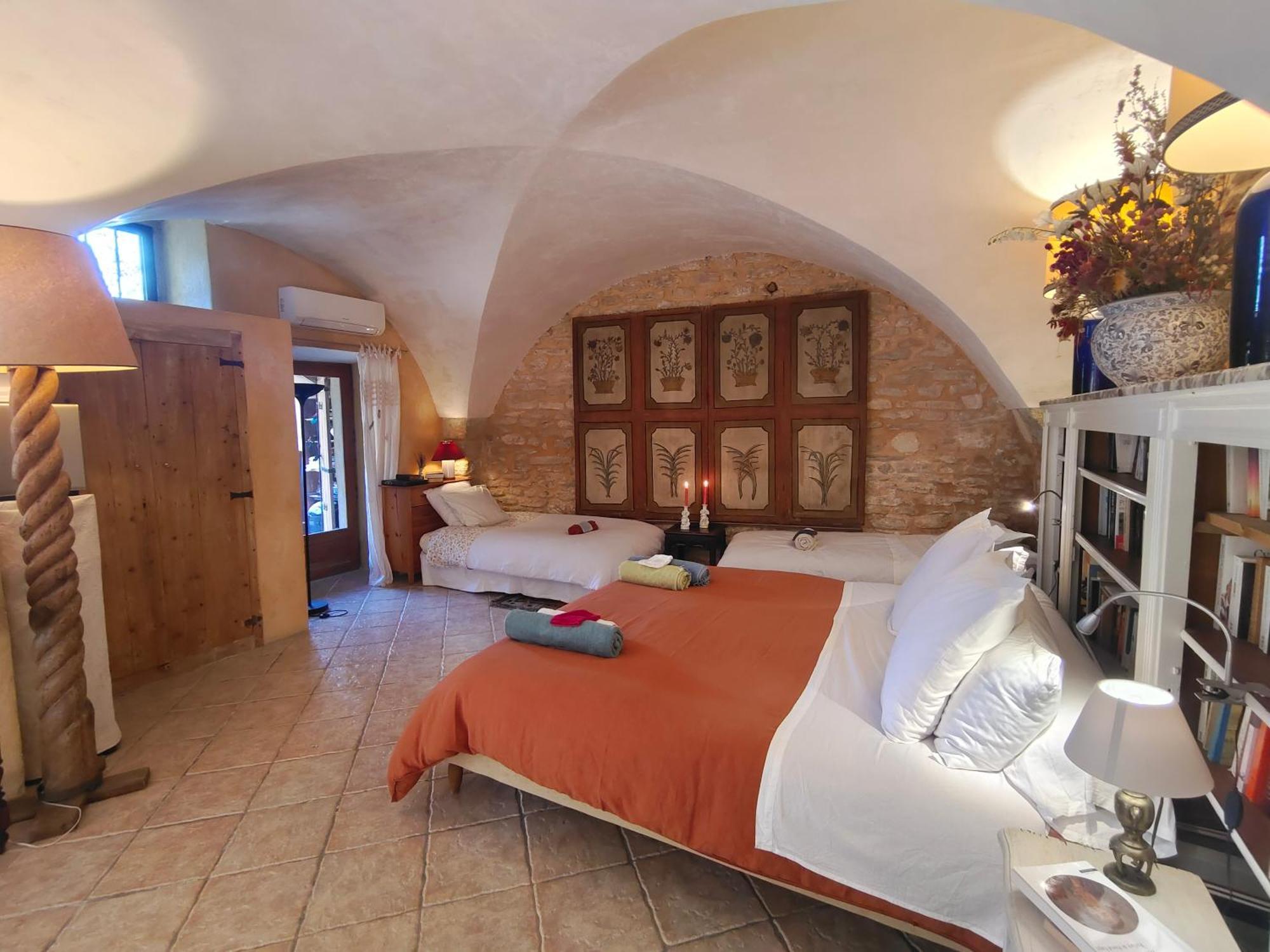 Rue Du Chateau A Cabrieres D'Avignon Bed & Breakfast Dış mekan fotoğraf